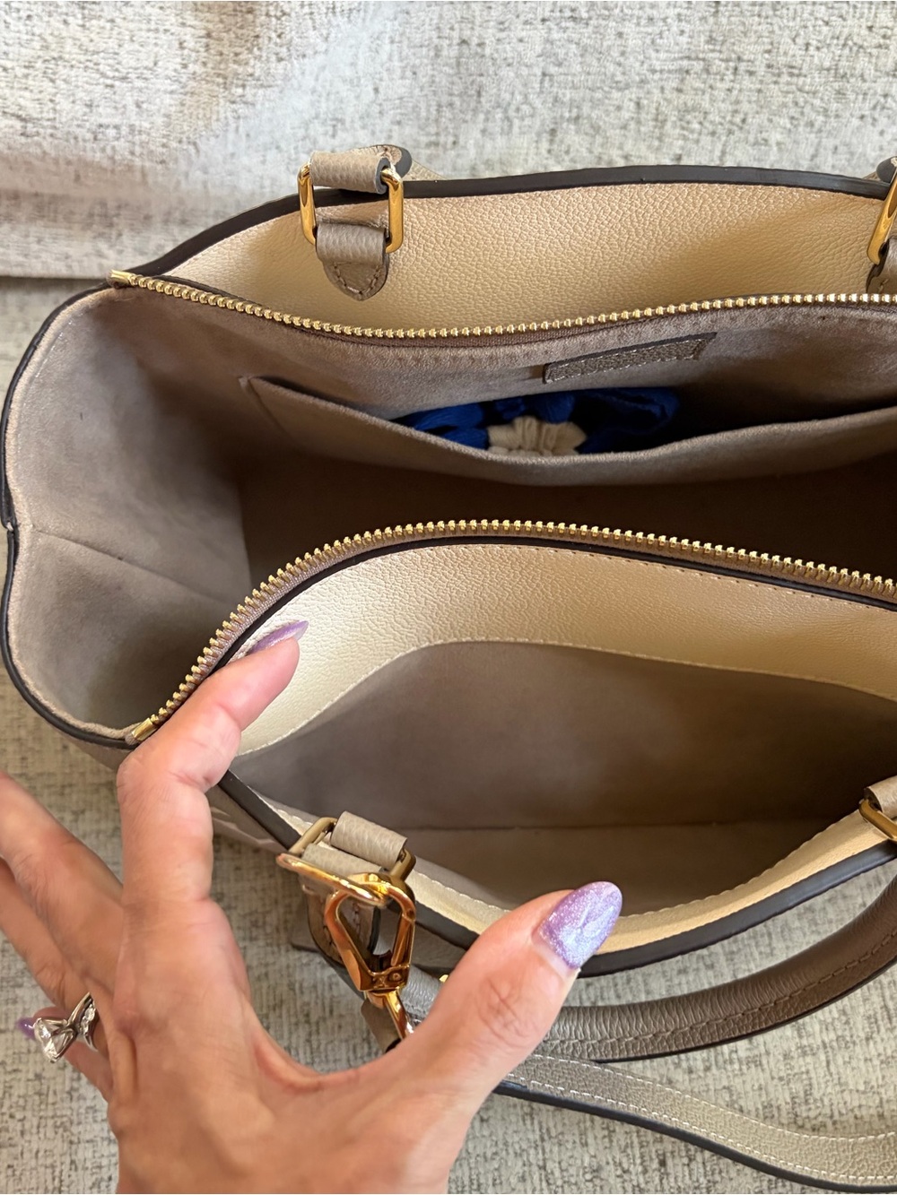Louis Vuitton Petit Palais Taupe and Cream Monogram satchel with Gold Hardware - Picture 7 of 14